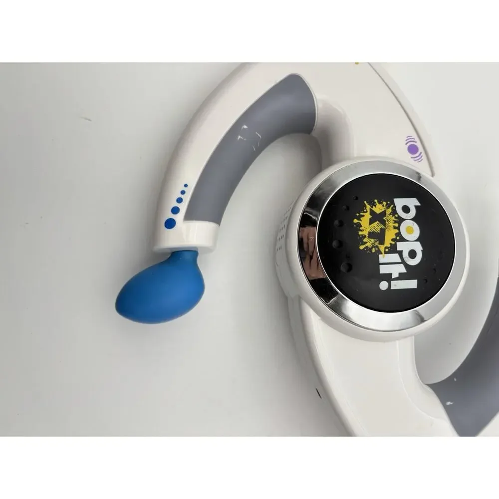Bop It XT White Electronic Handheld Game -Very Good Condition. Tested. Works.